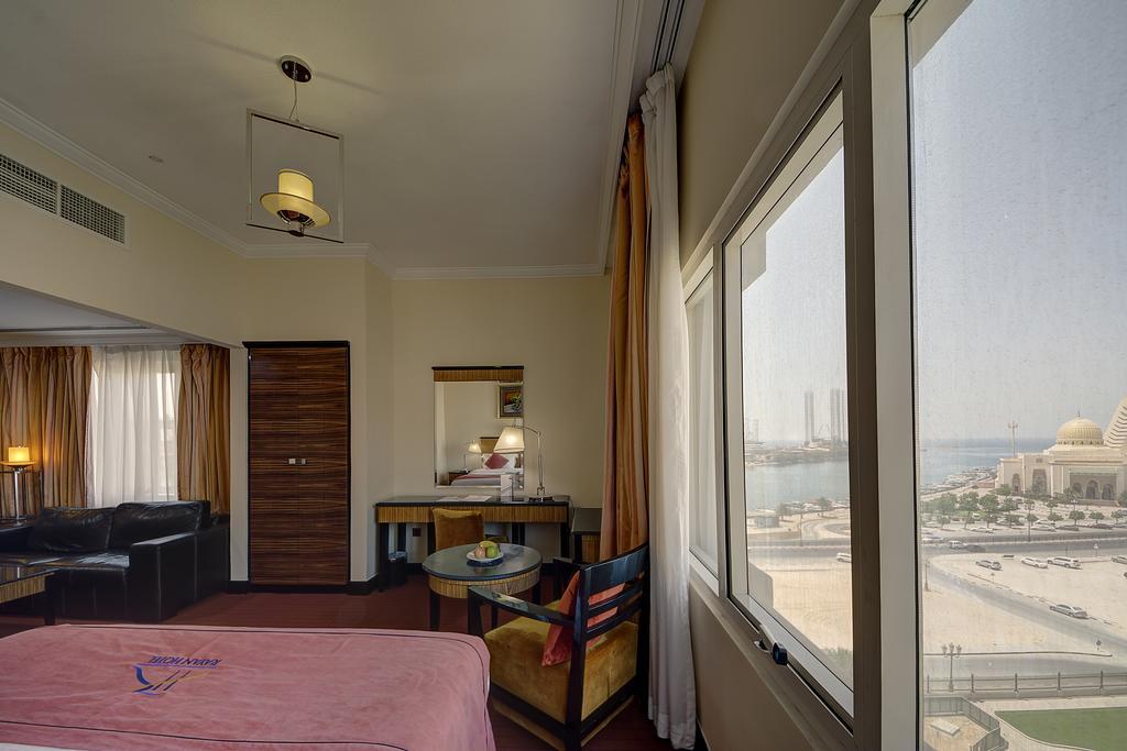 Rayan Hotel Corniche Шарджа Екстер'єр фото
