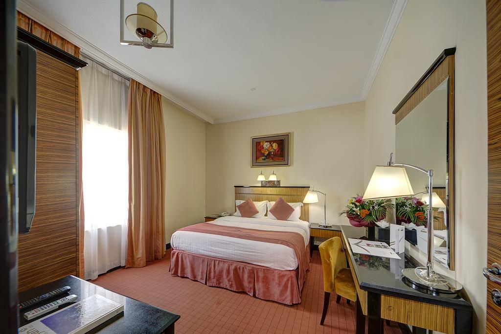 Rayan Hotel Corniche Шарджа Екстер'єр фото